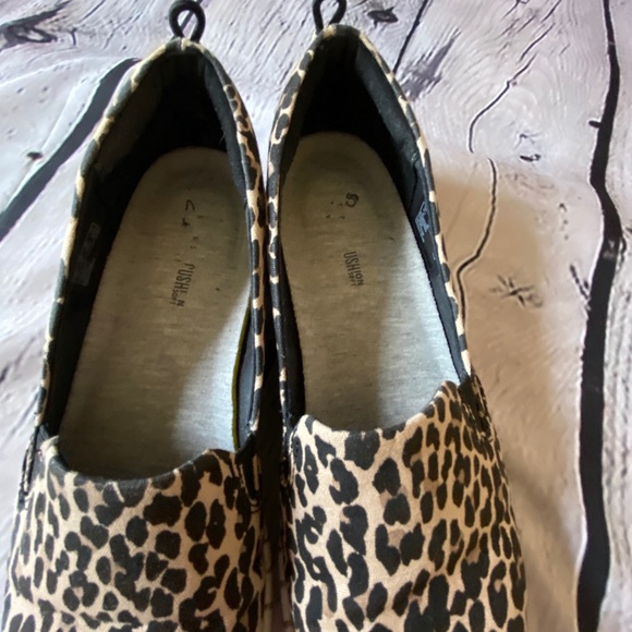 Clarks Leopard Slip on Cloudsteppers - Picture 5 of 13